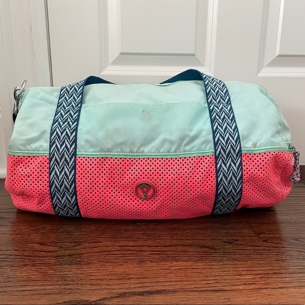 ivivva by lululemon Boardwalk to Beach duffle bag